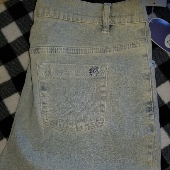 DG2 capri jeans size 10 NWT - Picture 3 of 3